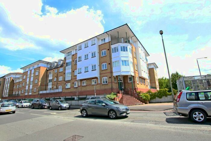2 Bedroom Apartment To Rent In Homesdale Road, Bromley, BR2