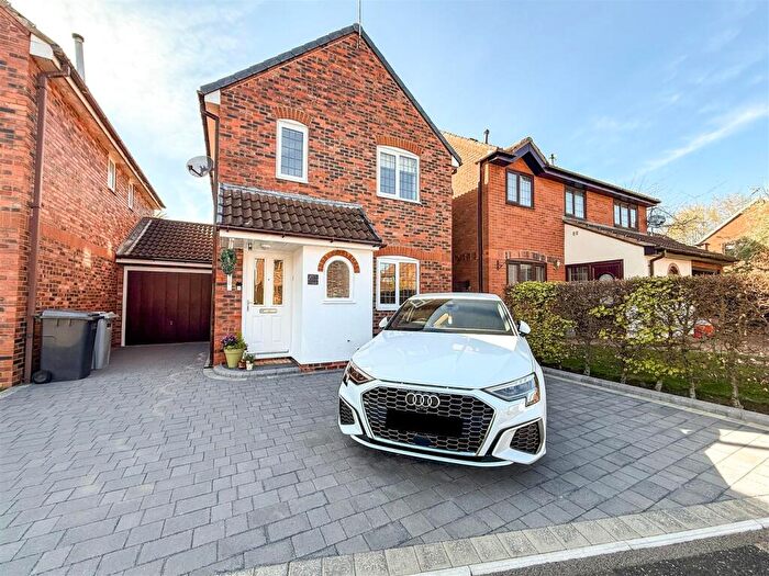 3 Bedroom House For Sale In Melton Drive, Congleton, CW12
