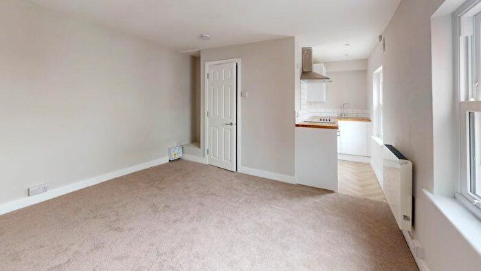 1 Bedroom Apartment To Rent In Gloucester Place, Cheltenham, GL52