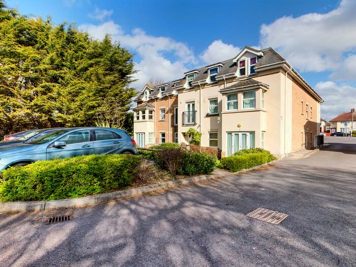 2 Bedroom Flat To Rent In West End Road, Ruislip, HA4