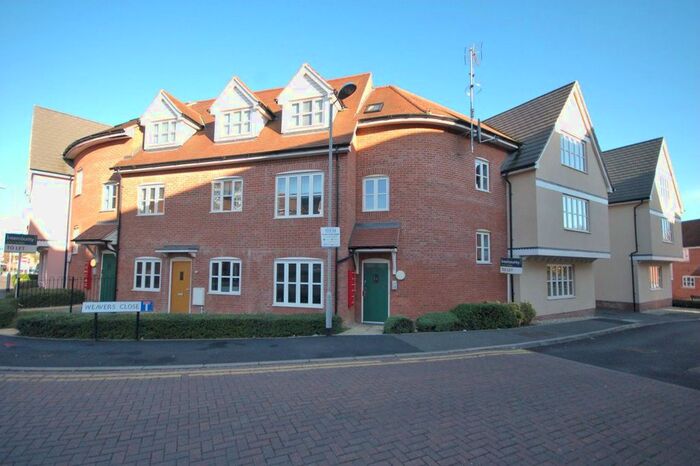 2 Bedroom Flat To Rent In Weavers Close, Dunmow CM6