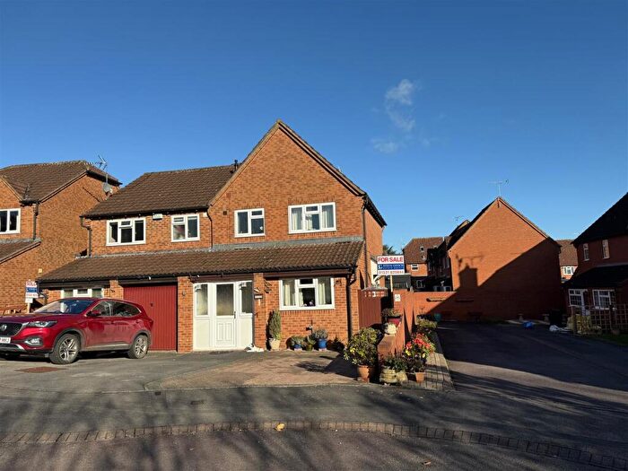 3 Bedroom Semi-Detached House For Sale In Pippin Close, Newent, GL18