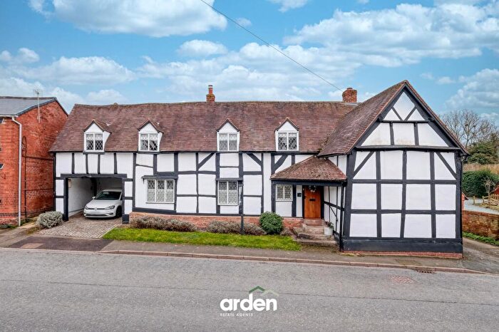 4 Bedroom Detached House For Sale In High Street, Feckenham, B96