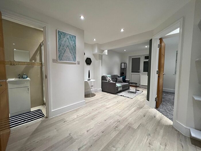 1 Bedroom Flat To Rent In Exmouth Mews, Euston, Drummond Street, Camden, Ucl, West End, Bloomsbury, London, NW1