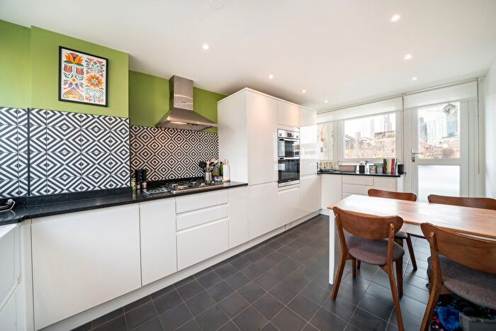 3 Bedroom Flat For Sale In Goldman Close, London, E2