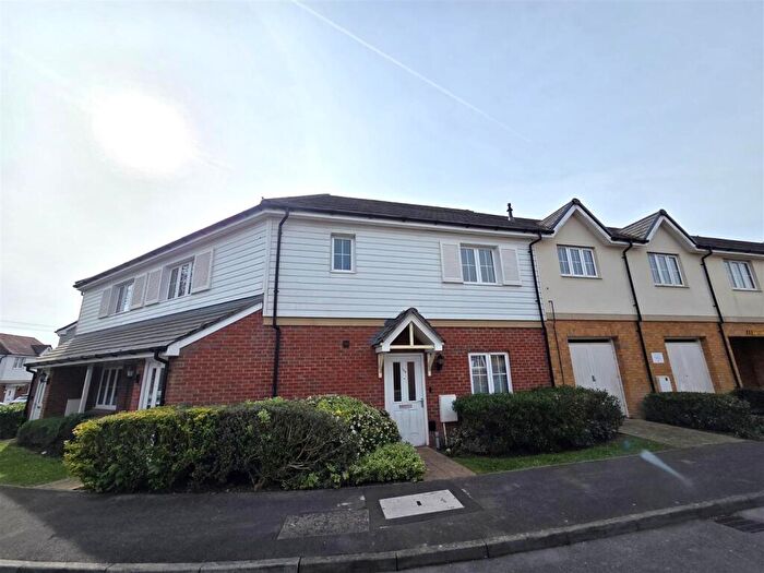 2 Bedroom Maisonette For Sale In Bedford Drive, Titchfield Common, PO14