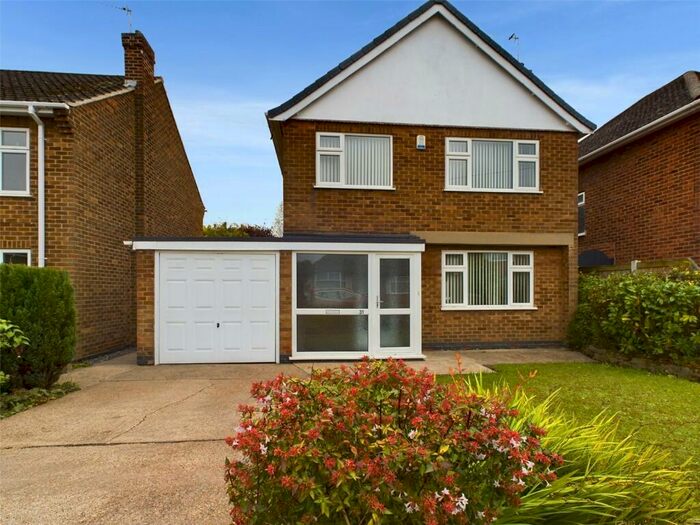 3 Bedroom Detached House To Rent In Templeoak Drive, Wollaton, Nottingham, NG8