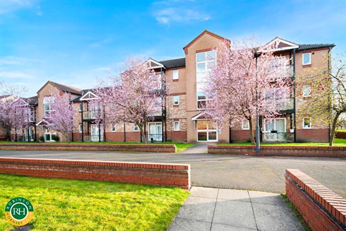2 Bedroom Flat For Sale In Roundhill Court, Doncaster, DN4