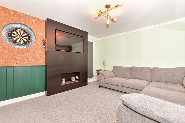 3 Bedroom Semi-detached House For Sale In Stainer Road, Tonbridge, Kent, TN10