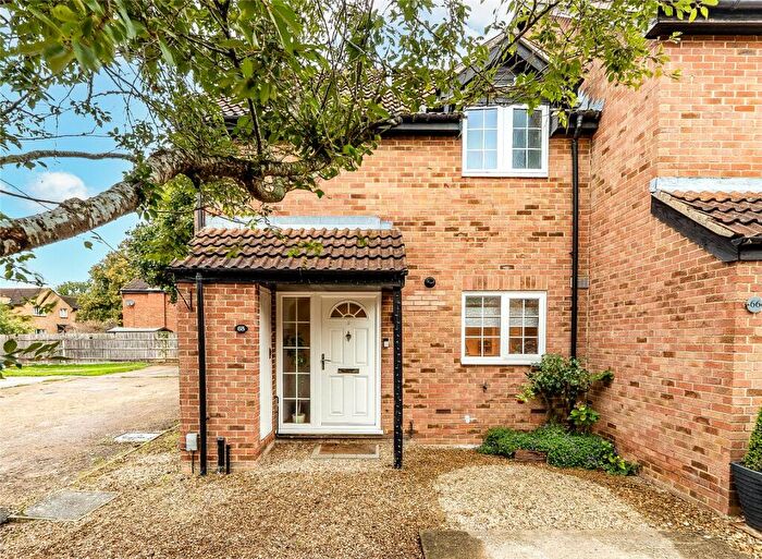 2 Bedroom End Of Terrace House For Sale In Lindsay Drive, Abingdon, Oxfordshire, OX14