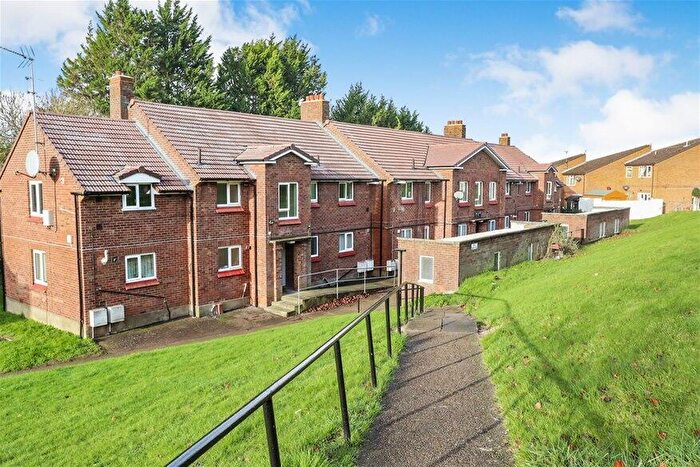 2 Bedroom Flat To Rent In Northfield Road, Harpenden, AL5