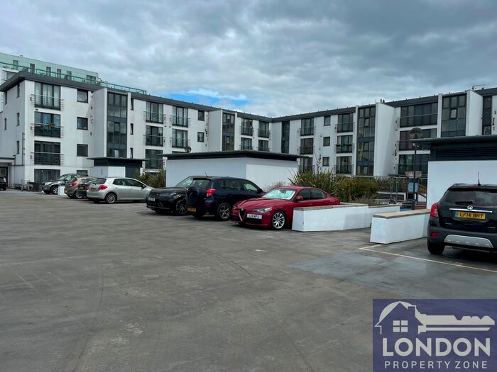 1 Bedroom Flat To Rent In Warwick Road, Earls Court, London, W14