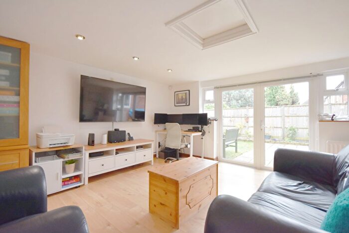 4 Bedroom Semi-Detached House To Rent In Kenpas Highway, Coventry, CV3