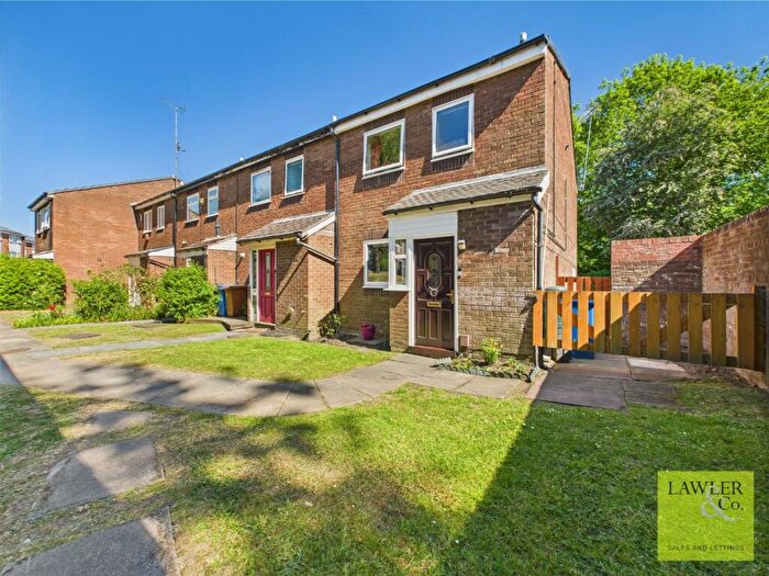 3 Bedroom End Of Terrace House For Sale In Underhill, Romiley, Stockport, Cheshire, SK6