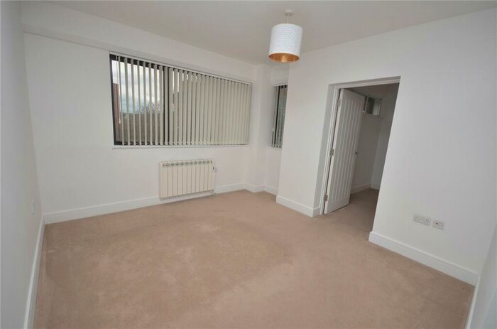 1 Bedroom Apartment For Sale In Walton Street, Aylesbury, HP21