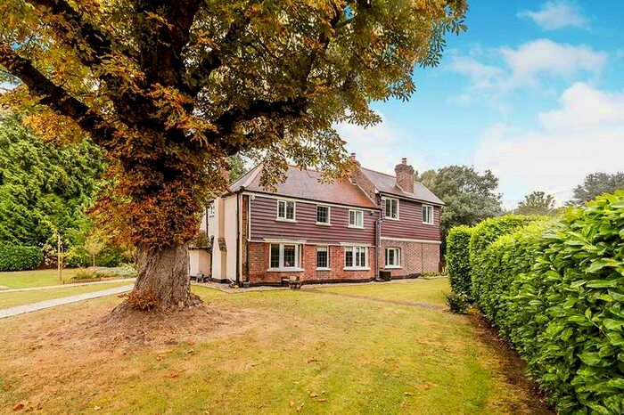 4 Bedroom Detached House To Rent In Ash Road, Hartley, Longfield, Kent, DA3