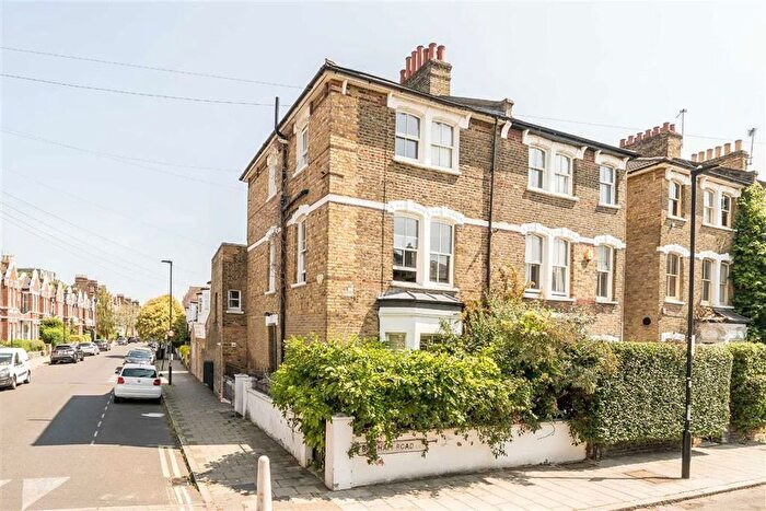 1 Bedroom Flat For Sale In Bonham Road, Brixton Hill, SW2