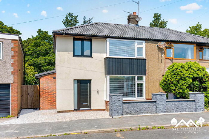 3 Bedroom Semi Detached House For Sale In Edinburgh Drive, Oswaldtwistle, Accrington, BB5