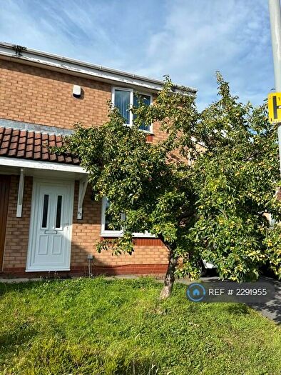 2 Bedroom End Of Terrace House To Rent In Ploughmans Croft, Bradford, BD2