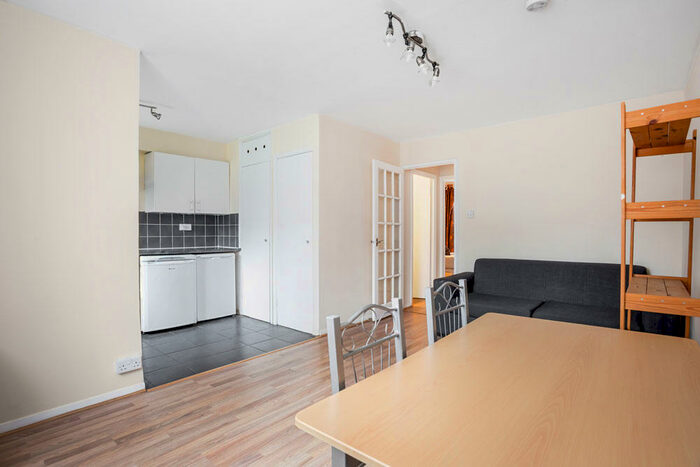 1 Bedroom Flat To Rent In South Birkbeck Road, Leytonstone, E11