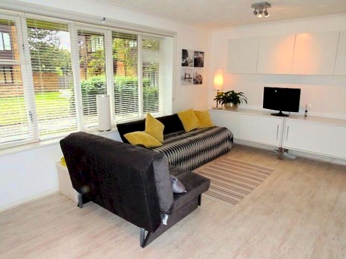 Studio To Rent In Linwood Close, Camberwell, London, SE5