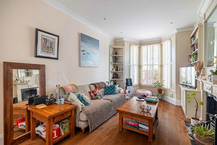 3 Bedroom Property To Rent In Princedale Road, Notting Hill, W11