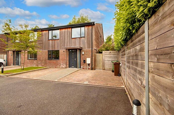 4 Bedroom Semi-Detached House For Sale In Lewes Road, Blackboys, TN22