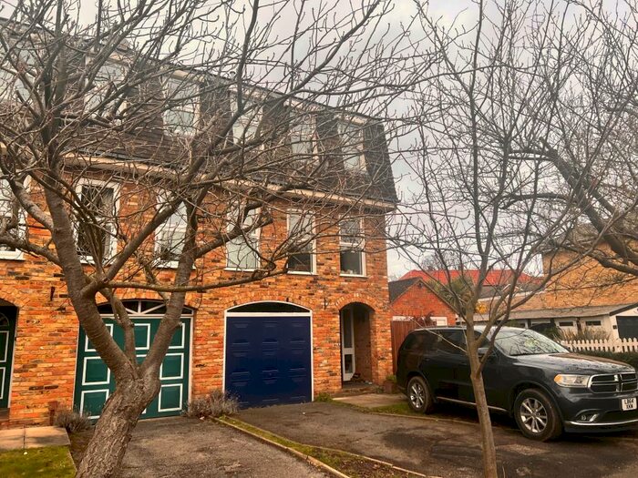 4 Bedroom Town House To Rent In Chester Road, Northwood, HA6