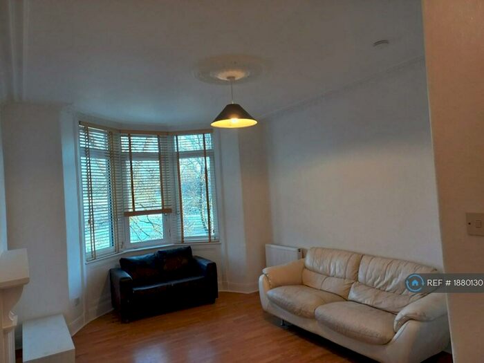 1 Bedroom Flat To Rent In Tollcross Road, Glasgow, G32