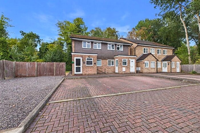 1 Bedroom Maisonette To Rent In Sullivan Close, Farnborough, Hampshire, GU14