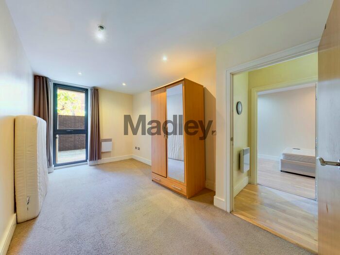 1 Bedroom Flat To Rent In City Walk, London, SE1