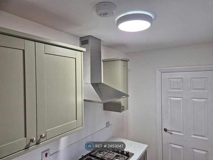 1 Bedroom Flat To Rent In Northern Road, Slough, SL2