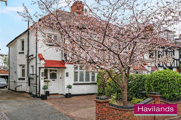 3 Bedroom Property For Sale In Park Avenue, Enfield, EN1