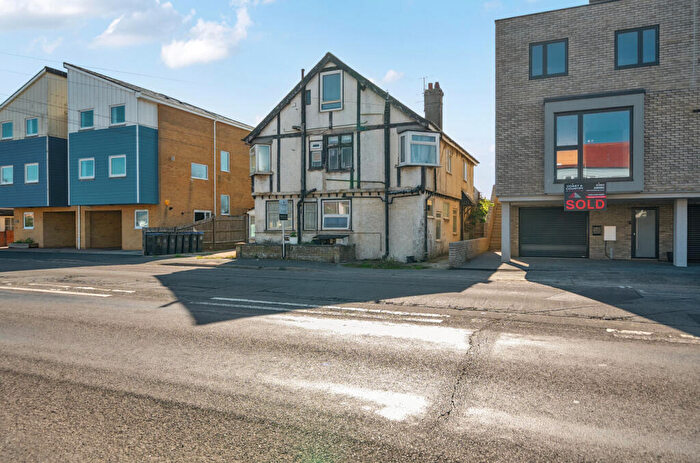 1 Bedroom Flat To Rent In Brighton Road, Lancing, West Sussex, BN15