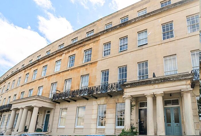 1 Bedroom Property For Sale In Lansdown Crescent, Cheltenham, Gloucestershire, GL50