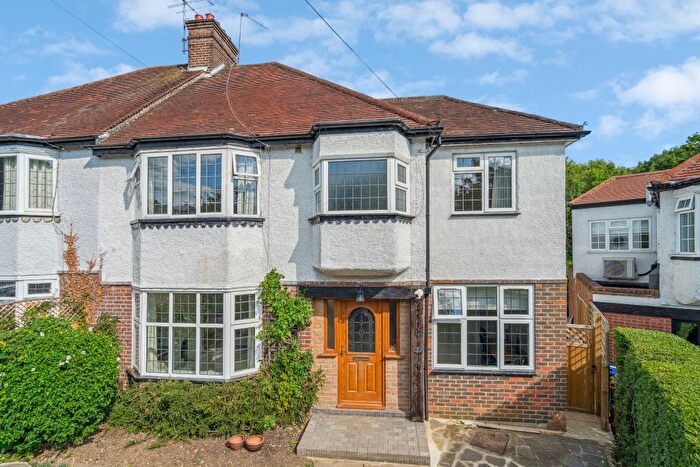 5 Bedroom Semi-detached House For Sale In Eastcote View, Pinner, HA5