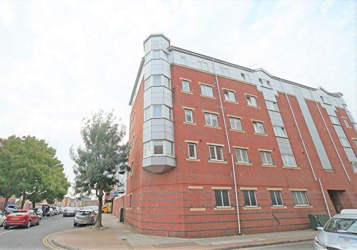 2 Bedroom Flat To Rent In Nancy Road, Fratton, Portsmouth, PO1