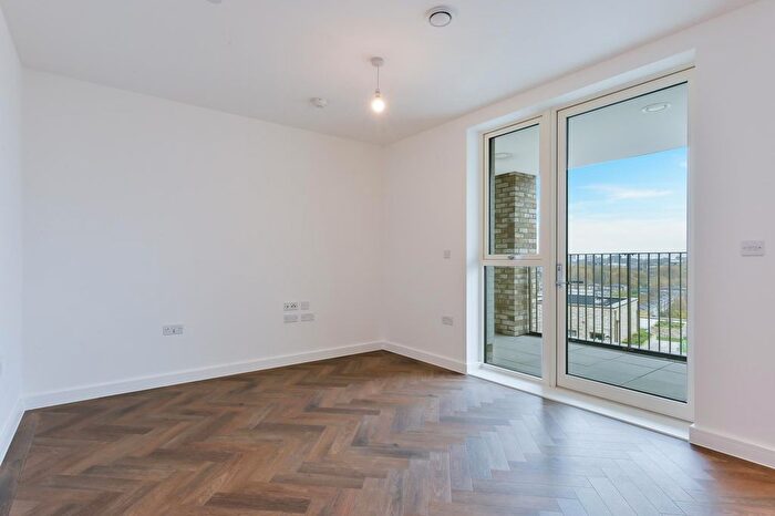 3 Bedroom Flat To Rent In Guildford House, North Maida Vale, London, NW6