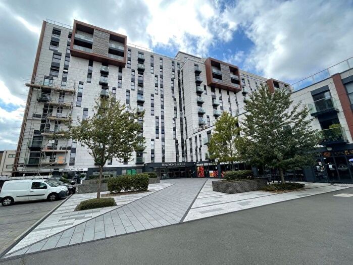 2 Bedroom Flat For Sale In Flat, Beaumont Court, - Victoria Avenue, Southend-On-Sea, Essex, SS2