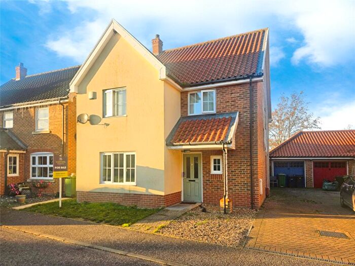 4 Bedroom Detached House For Sale In Mckee Drive, Tacolneston, Norwich, Norfolk, NR16