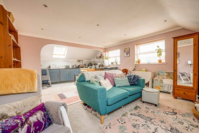 2 Bedroom Flat For Sale In Brooklands House, Leighton Road, Leighton Buzzard, LU7