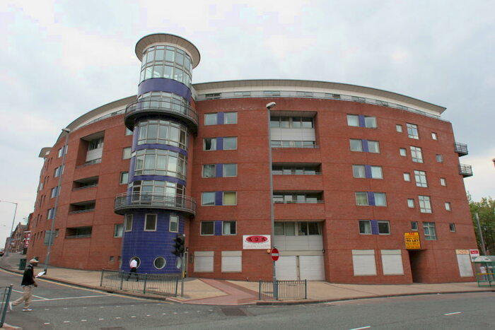 2 Bedroom Apartment To Rent In City Heights, Old Snow Hill, B4