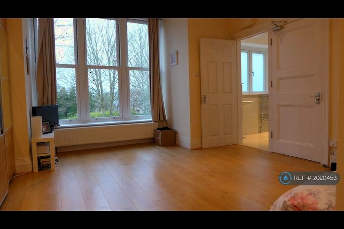 Studio To Rent In Shepherds Hill, London, N6