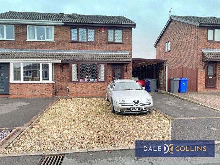 3 Bedroom Semi Detached House For Sale In Longsdon Grove, Meir Hay, ST3