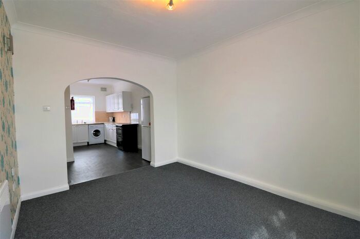1 Bedroom Flat To Rent In Civic Square, Tilbury, Essex, RM18
