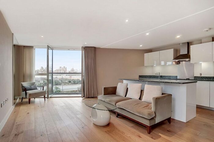 3 Bedroom Flat To Rent In Banning Street, London, SE10