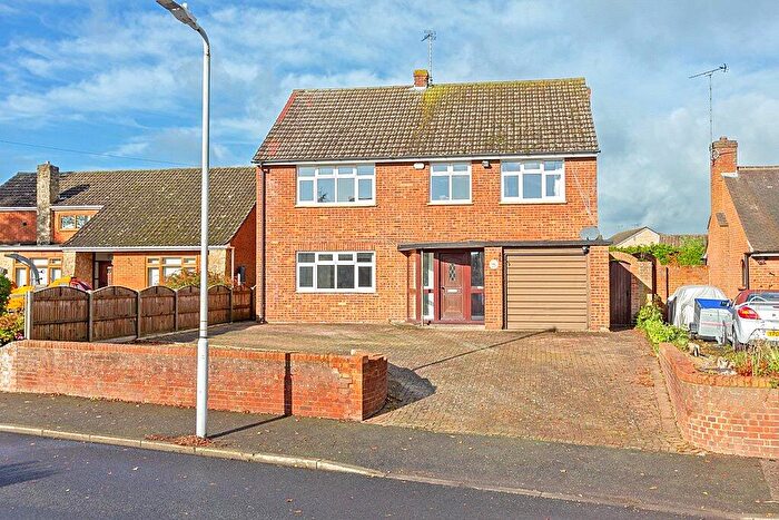 4 Bedroom Link Detached House To Rent In Ashdown, Borden Lane, Sittingbourne, Kent, ME10