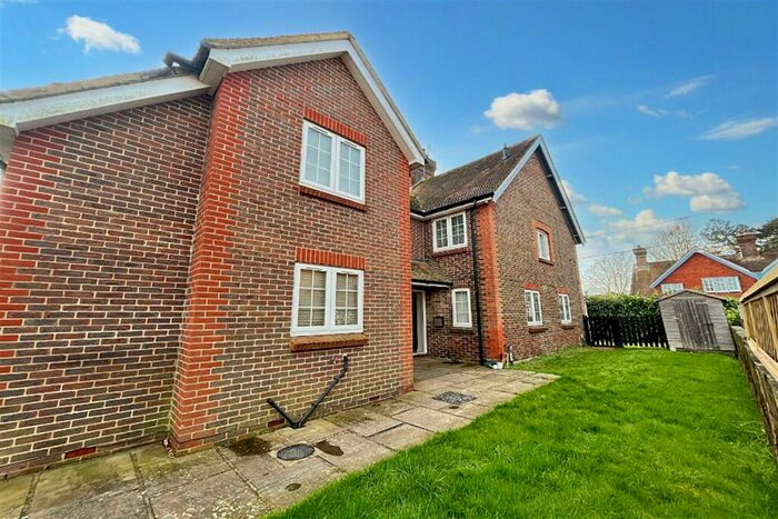 4 Bedroom Semi-Detached House To Rent In Hillside Cottages, Brighton Road, Lower Beeding, RH13