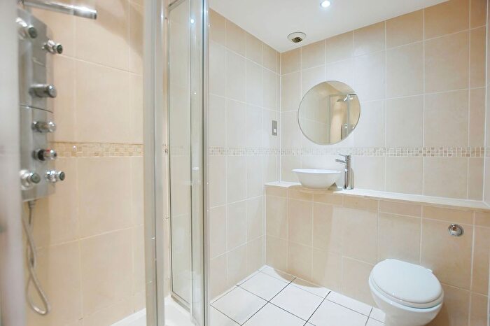 2 Bedroom Flat For Sale In Evesham Road, Cheltenham, GL52