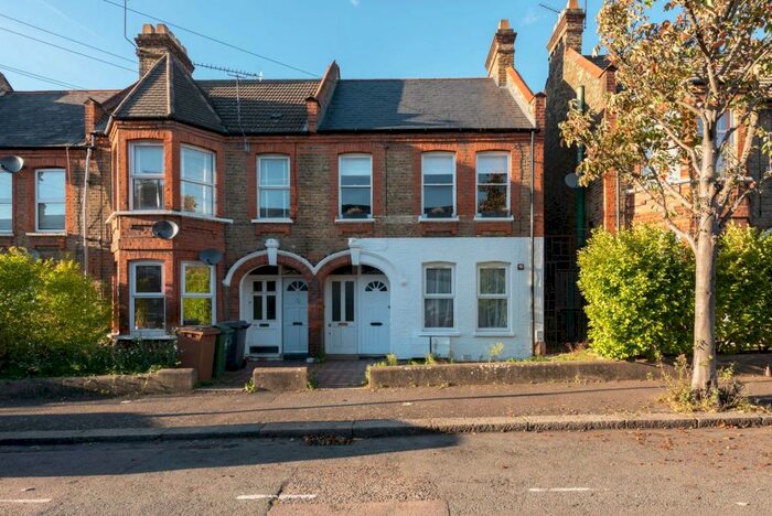 2 Bedroom Flat To Rent In Wetherden Street, Walthamstow, E17